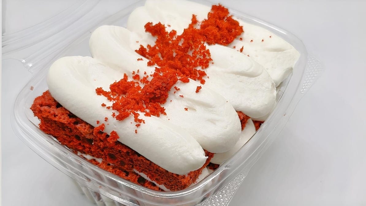 Red Velvet Cake with Cream Cheese Frosting 16 oz (Cake Box).