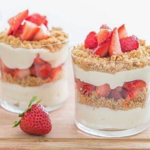 Strawberry Cheese Pie (Seasonal).