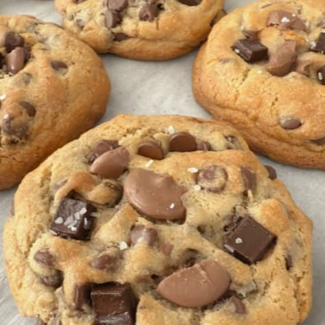 OG Chocolate Chip Cookie (Jumbo Size) 2 Pieces.