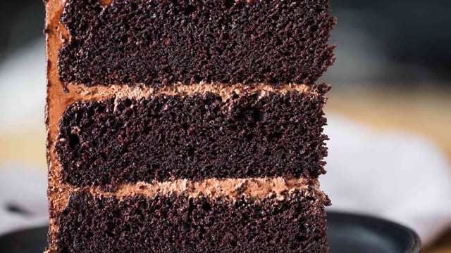 Triple Chocolate Cake Box 16 oz.