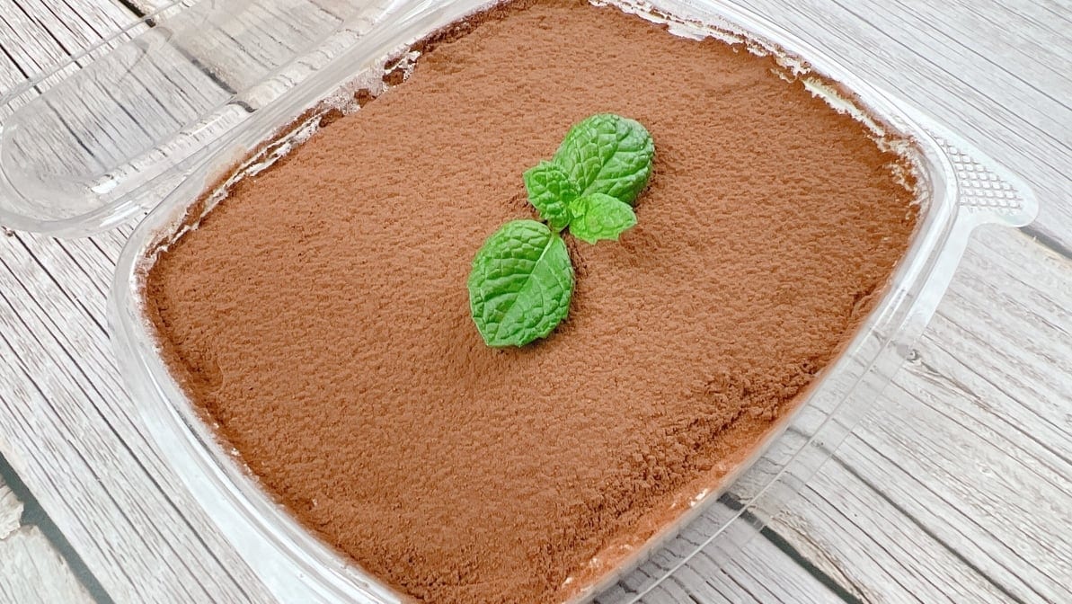 Tiramisu Dessert Box 16 oz.