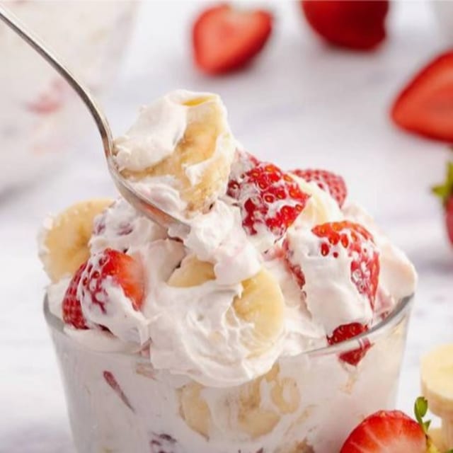 Strawberries Banana and Cream Cups Best Seller !!!.