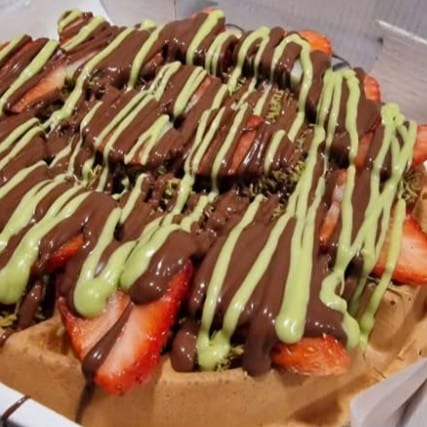 Dubai Strawberry Waffle.