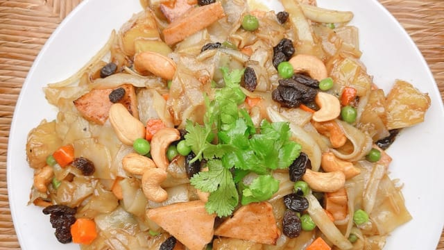Vegan Pineapple Noodles
