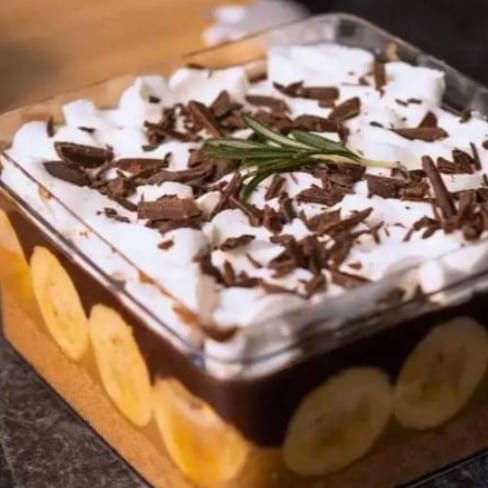 Caramel Chocolate Banana Cream Pie (Banoffee).