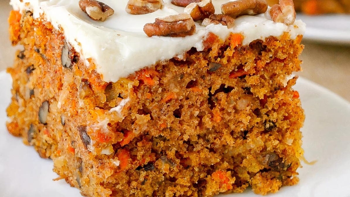 Homemade Carrot Cake with Cream Cheese Frosting (Cake Box).