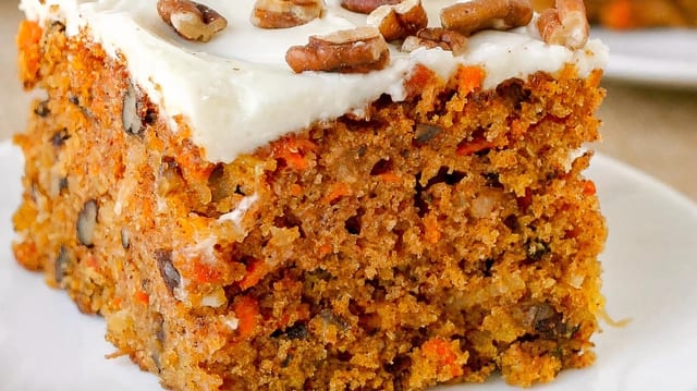 Homemade Carrot Cake with Cream Cheese Frosting (Cake Box).