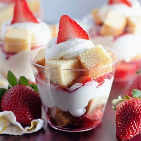 Strawberry Banana Shortcake Cup Best Seler !!!.