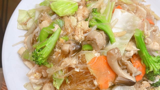 Pad Woon Sen Noodles.